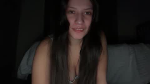 Snapshot of piink_mila chatting on 10-27-25, 02:59 Mila online show from 10-27-25, 02:59