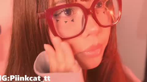 Snapshot of piinkcat chatting on 04-01-26, 05:52 Emi online show from 04-01-26, 05:52