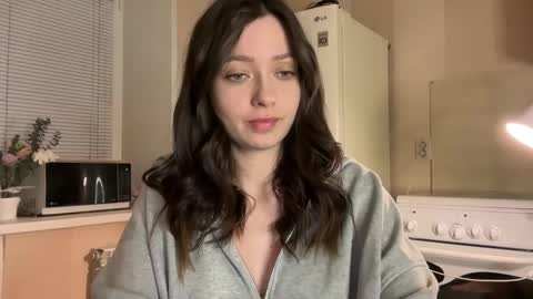 Trisha     online show from 11-17-25, 02:56