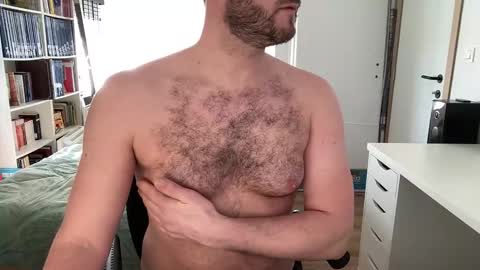 Snapshot of pilou7452 chatting on 03-28-26, 03:33 pilou online show from 03-28-26, 03:33