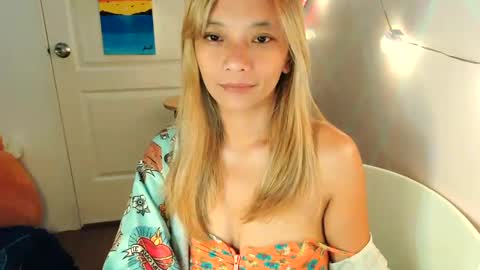 Snapshot of pinay_beauty14 chatting on 02-21-25, 11:54 pinay beauty14 online show from 02-21-25, 11:54