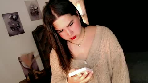 Ivy Morningstar online show from 06-17-26, 01:08