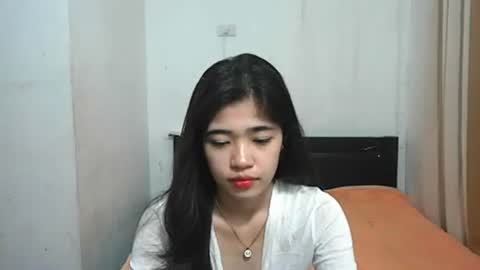 Snapshot of pinaycutie_sylvia chatting on 10-10-25, 11:48 Via online show from 10-10-25, 11:48