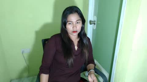 Snapshot of pinaysunday chatting on 02-14-25, 04:58 pinaysunday online show from 02-14-25, 04:58