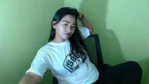 Snapshot of pinaysunday chatting on 02-21-25, 06:40 pinaysunday online show from 02-21-25, 06:40