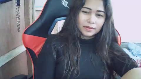 Snapshot of pinaysunday chatting on 10-12-25, 01:26 pinaysunday online show from 10-12-25, 01:26