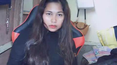 Snapshot of pinaysunday chatting on 10-17-25, 09:23 pinaysunday online show from 10-17-25, 09:23