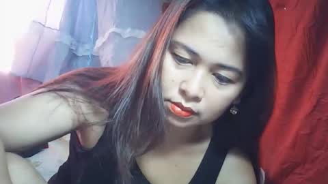 Snapshot of pinaysunday chatting on 12-14-25, 05:35 pinaysunday online show from 12-14-25, 05:35