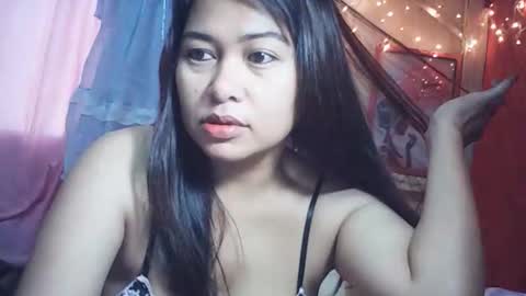 Snapshot of pinaysunday chatting on 12-18-25, 12:06 pinaysunday online show from 12-18-25, 12:06