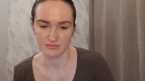 Snapshot of pineapple__mood chatting on 01-18-25, 03:05 online show from 01-18-25, 03:05