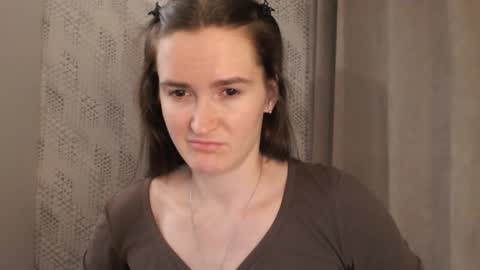 Snapshot of pineapple__mood chatting on 02-01-25, 08:37 online show from 02-01-25, 08:37