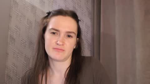 Snapshot of pineapple__mood chatting on 02-04-25, 06:17 online show from 02-04-25, 06:17