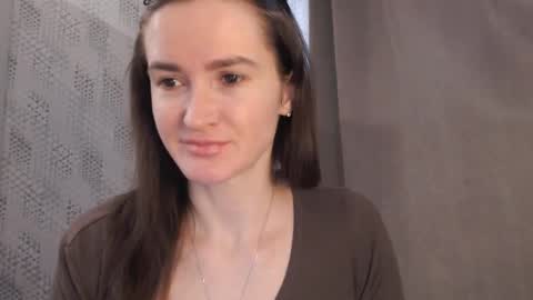 Snapshot of pineapple__mood chatting on 02-05-25, 09:04 online show from 02-05-25, 09:04