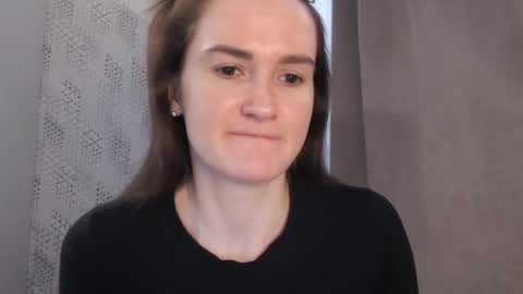 Snapshot of pineapple__mood chatting on 02-06-25, 09:32 online show from 02-06-25, 09:32