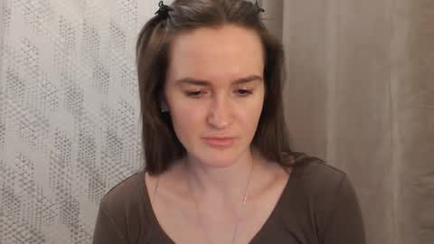 Snapshot of pineapple__mood chatting on 02-07-25, 05:40 online show from 02-07-25, 05:40