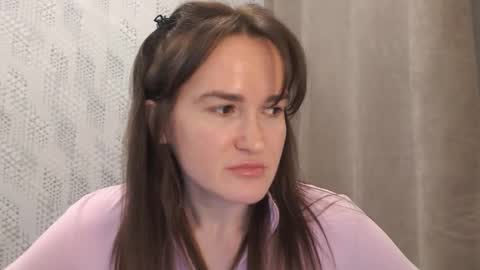 Snapshot of pineapple__mood chatting on 02-13-25, 07:21 online show from 02-13-25, 07:21