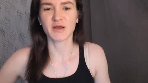 Snapshot of pineapple__mood chatting on 02-19-25, 05:16 online show from 02-19-25, 05:16