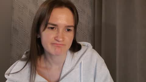 Snapshot of pineapple__mood chatting on 02-20-25, 05:29 online show from 02-20-25, 05:29