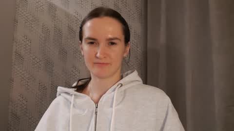 Snapshot of pineapple__mood chatting on 02-21-25, 06:48 online show from 02-21-25, 06:48