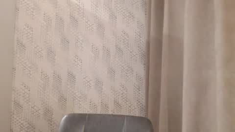 Snapshot of pineapple__mood chatting on 02-26-25, 04:56 online show from 02-26-25, 04:56