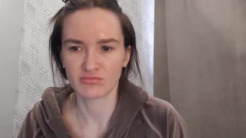 Snapshot of pineapple__mood chatting on 02-28-25, 06:10 online show from 02-28-25, 06:10