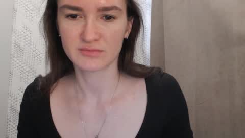 Snapshot of pineapple__mood chatting on 03-02-25, 05:44 online show from 03-02-25, 05:44