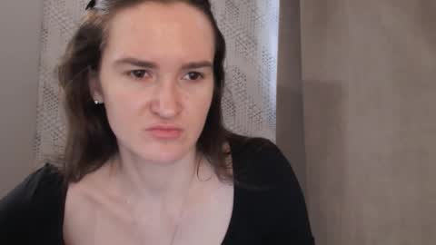 Snapshot of pineapple__mood chatting on 03-03-25, 05:09 online show from 03-03-25, 05:09