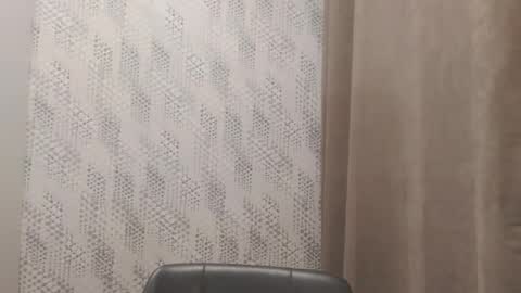 Snapshot of pineapple__mood chatting on 03-04-25, 05:13 online show from 03-04-25, 05:13