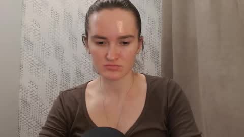 Snapshot of pineapple__mood chatting on 03-06-25, 04:49 online show from 03-06-25, 04:49