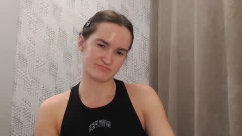 Snapshot of pineapple__mood chatting on 03-07-25, 04:44 online show from 03-07-25, 04:44