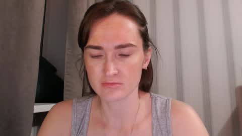 Snapshot of pineapple__mood chatting on 09-11-25, 06:52 online show from 09-11-25, 06:52