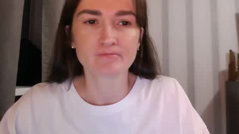 Snapshot of pineapple__mood chatting on 09-13-25, 05:24 online show from 09-13-25, 05:24