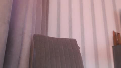 Snapshot of pineapple__mood chatting on 09-14-25, 06:01 online show from 09-14-25, 06:01