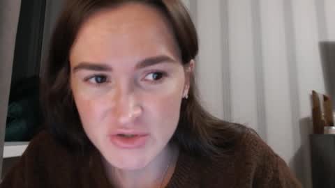 Snapshot of pineapple__mood chatting on 09-15-25, 06:30 online show from 09-15-25, 06:30