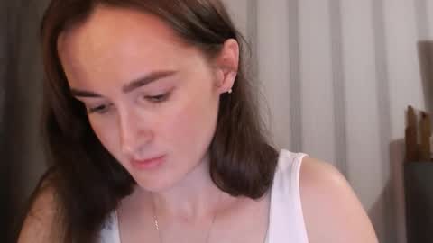 Snapshot of pineapple__mood chatting on 09-22-25, 06:43 online show from 09-22-25, 06:43