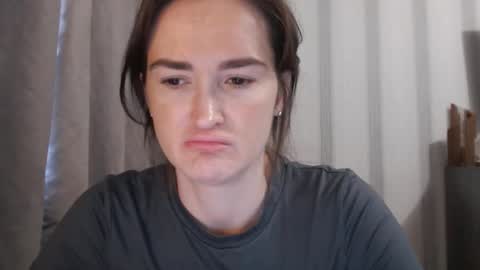 Snapshot of pineapple__mood chatting on 09-23-25, 07:22 online show from 09-23-25, 07:22