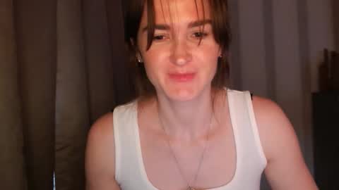 Snapshot of pineapple__mood chatting on 10-11-25, 07:40 online show from 10-11-25, 07:40