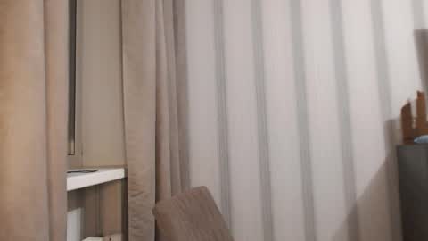 Snapshot of pineapple__mood chatting on 10-22-25, 05:24 online show from 10-22-25, 05:24