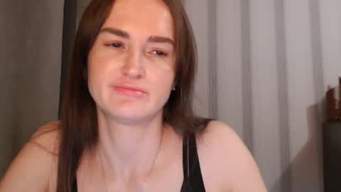 Snapshot of pineapple__mood chatting on 11-20-25, 07:02 online show from 11-20-25, 07:02