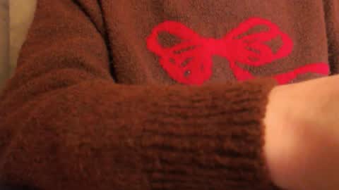 Snapshot of pineapple__mood chatting on 11-22-25, 08:02 online show from 11-22-25, 08:02