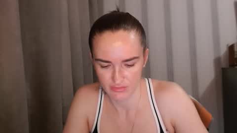 Snapshot of pineapple__mood chatting on 11-23-25, 11:21 online show from 11-23-25, 11:21