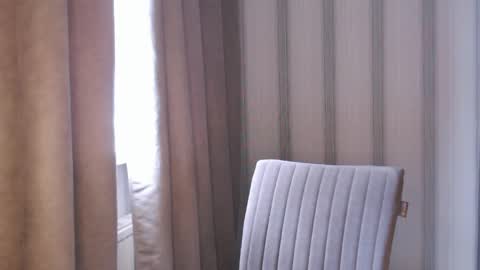 Snapshot of pineapple__mood chatting on 04-28-26, 06:51 online show from 04-28-26, 06:51