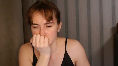 Snapshot of pineapple__mood chatting on 04-30-26, 06:58 online show from 04-30-26, 06:58