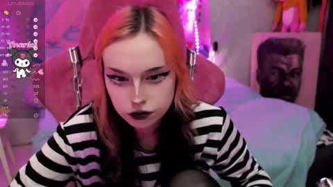 Snapshot of pineapple_dope chatting on 04-24-26, 06:32 Nancy online show from 04-24-26, 06:32