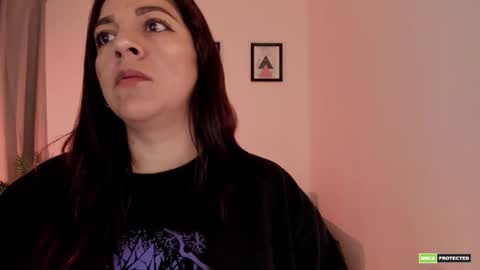 Snapshot of pink_kitten_ chatting on 11-05-25, 10:26 Eli online show from 11-05-25, 10:26