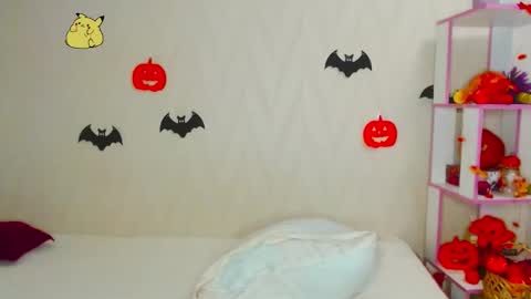 Snapshot of pink_pikachu_ chatting on 10-28-25, 10:01 Pikachu pika online show from 10-28-25, 10:01