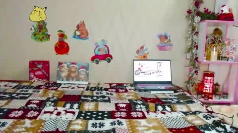 Snapshot of pink_pikachu_ chatting on 12-17-25, 06:47 Pikachu pika online show from 12-17-25, 06:47