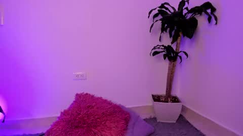 Snapshot of pink_quarz chatting on 05-01-26, 11:59 KELLY online show from 05-01-26, 11:59