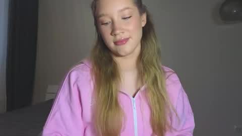 Snapshot of pink_rosee_ chatting on 12-02-25, 03:01 online show from 12-02-25, 03:01