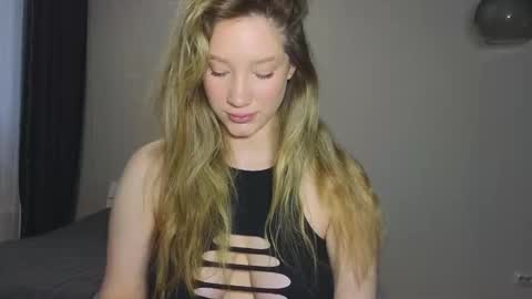 Snapshot of pink_rosee_ chatting on 12-03-25, 03:14 online show from 12-03-25, 03:14